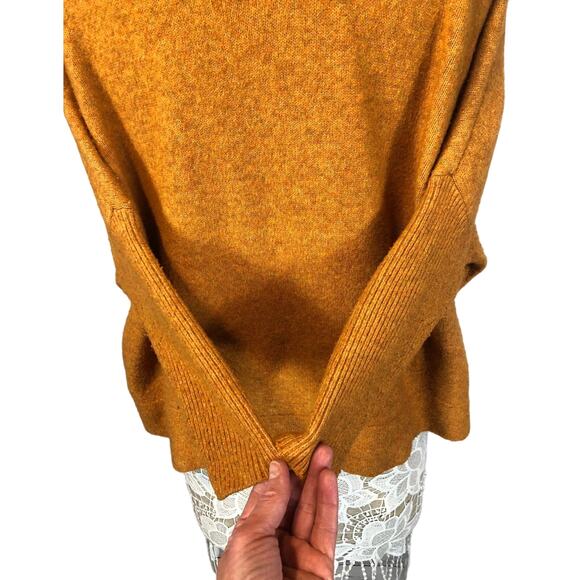ANTHROPOLOGIE oversized V neck sweater in gold size XS - Picture 9 of 10